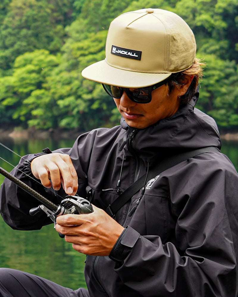 フラットビルロゴキャップ