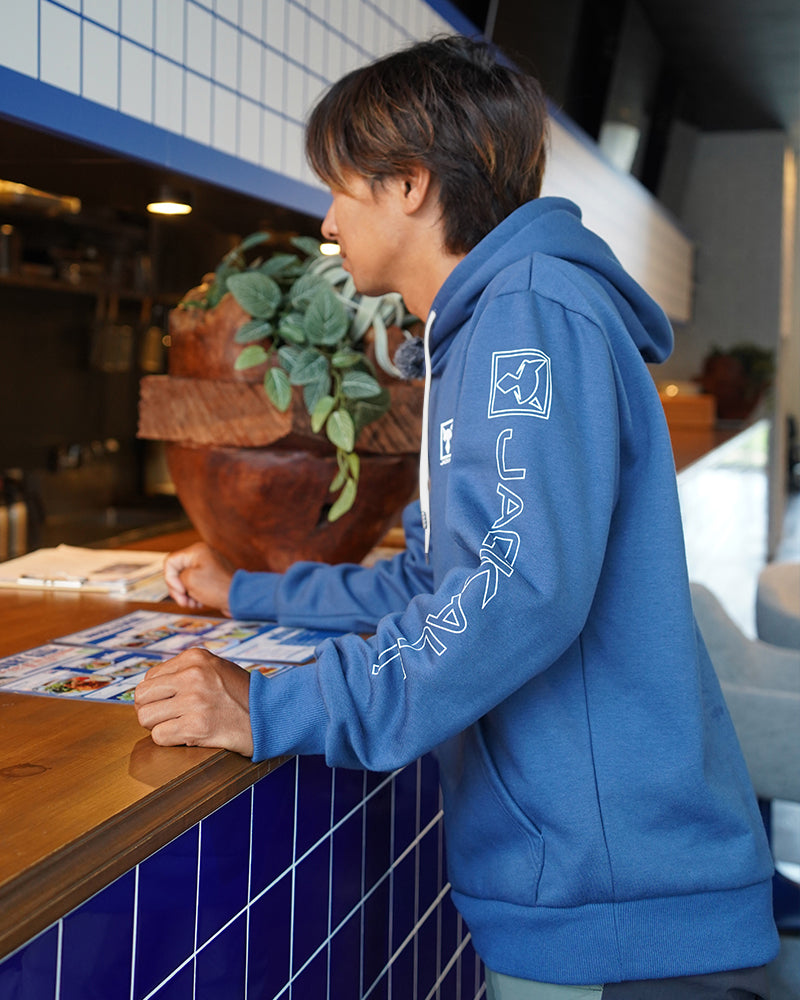 【WEB限定】ロゴスリーブプルオーバーフーディー