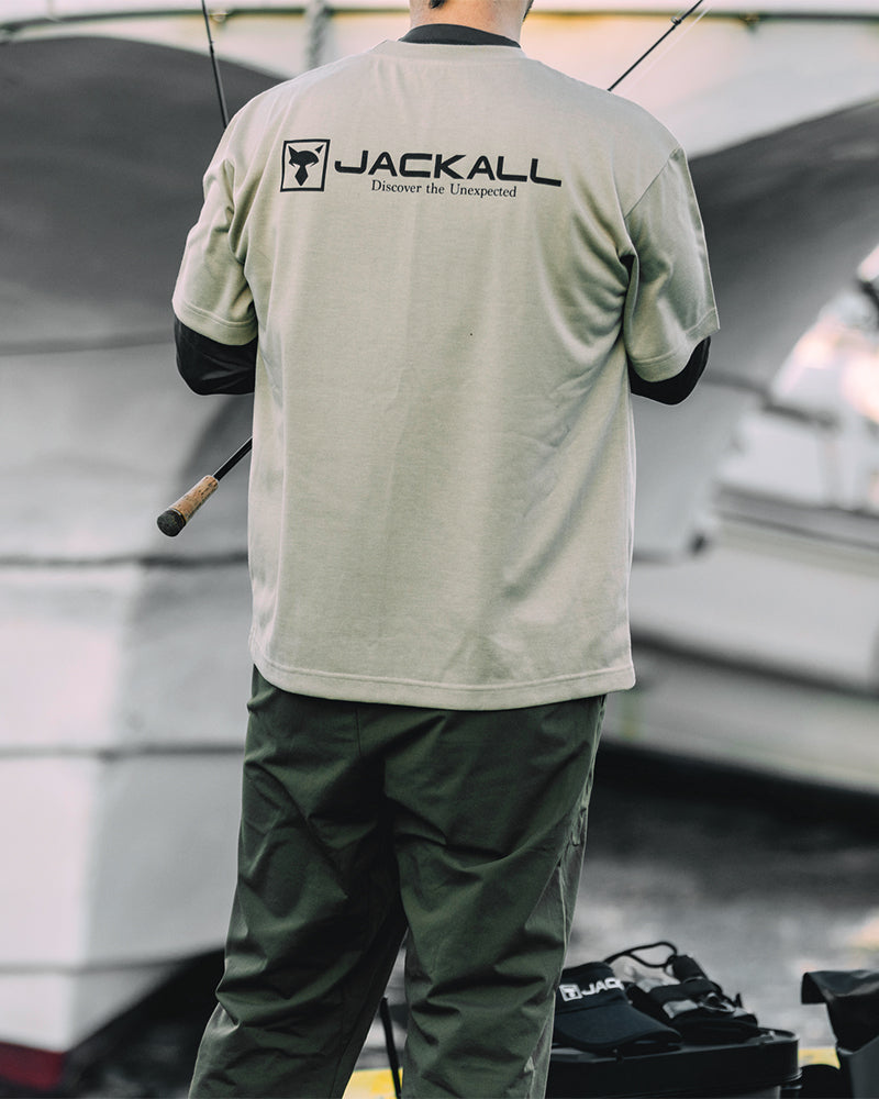 バックロゴTシャツ